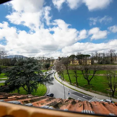 The Rooftop Penthouse With Elevator In * Lucca